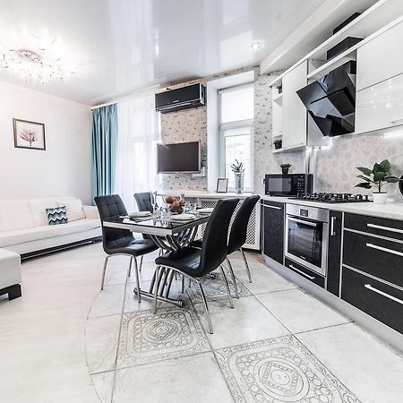 מינסק Mgapartments 3 Rooms Miasnikova Sq. Vip מראה חיצוני תמונה
