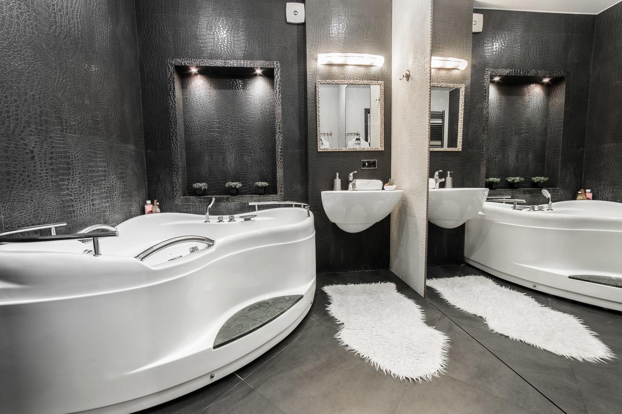 מינסק Mgapartments 3 Rooms Miasnikova Sq. Vip מראה חיצוני תמונה